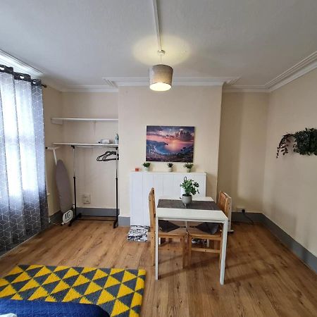 Lovely Private Room Near Central London Exterior foto