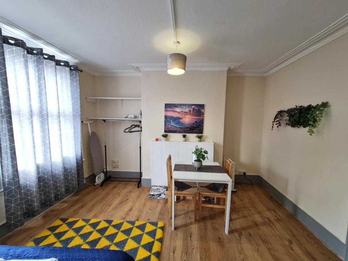 Lovely Private Room Near Central London Exterior foto